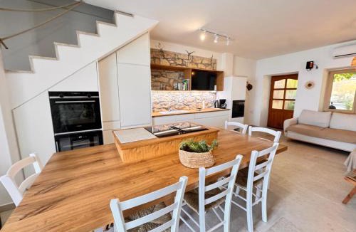 Dajla House | Luxus Ferienunterkunft direkt am Meer bei Novigrad