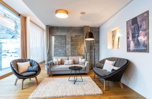 Flims Apartment | Luxus-Mountain-Suite Rocca Bella mit Dampfbad & saisonalem Aussen-Pool