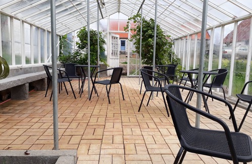Esby House | Luxus Refugium for 16 Personen direkt am Kattegat: Strandhof mit Privatstrand
