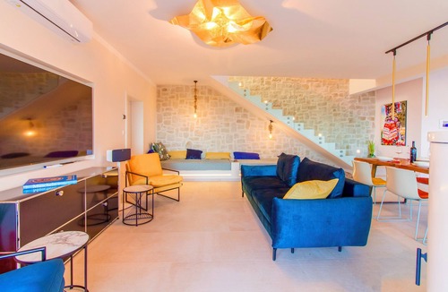 Ripenda Kosi Villa | Luxus: Villa Lion mit Fantastischem Meerblick, Infinity Pool & Aussenküche
