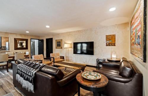 Taos Apartment | LUXX Lodge Glamping and RV Park