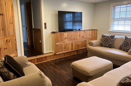 Lake Luzerne-Hadley Apartment | Luzerne Court Apartment