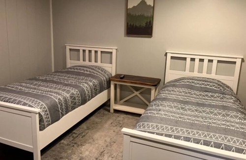 Lake Luzerne-Hadley Apartment | Luzerne Court Apartment