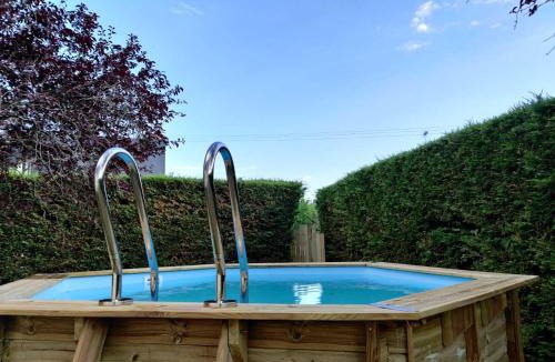 Savigny-en-Veron Villa | LV Holidays 2