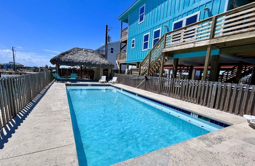 Flour Bluff House | Lv113 - Oscars Lodge 3 Bedroom Home by Redawning