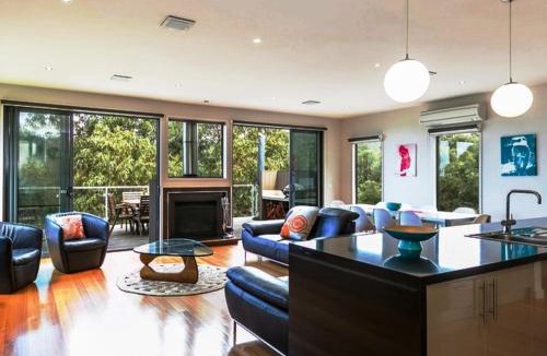 Lorne House | LVista Lorne