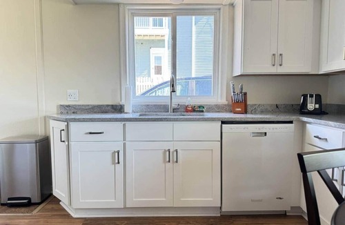 Lewiston House | LVR's - Seventh Street Stay