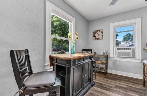 Lewiston House | LVR - The Yellow House on 3rd