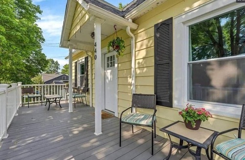 Lewiston House | LVR - The Yellow House on 3rd