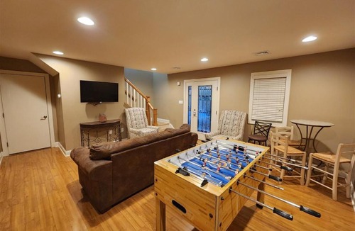 Lake Harmony House | LW255-Single Family Home At Big Boulder Lake & Ski Area-Sleeps 13-Hot Tub & Game Room