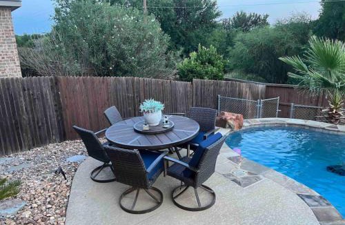 San Antonio Villa | Lxry 7BR, Heated Pool and Spa near attrns, St2