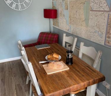 Aldbrough House | Lychgate view cottage