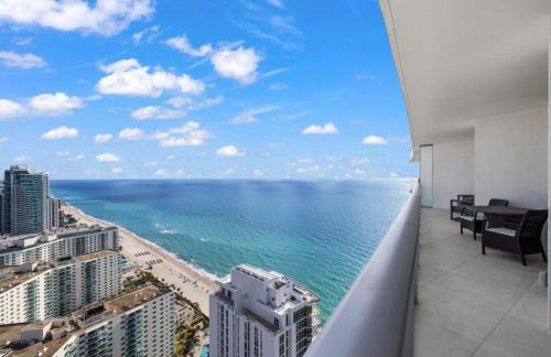 Hollywood South Central Beach Apartment | Lyfe Oceanview Resort Luxury 2 Bedroom Unit