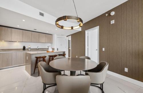 Hollywood South Central Beach Apartment | Lyfe Oceanview Resort Luxury 2 Bedroom Unit