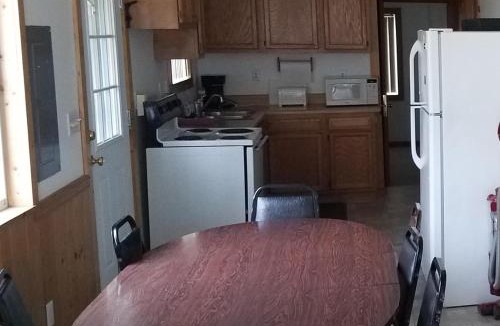 Houghton Lake House | Lyman's Lagoon Hideaway