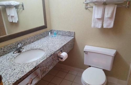 Central Business District Hotel | Lynchburg Grand Essential
