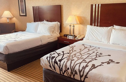 Central Business District Hotel | Lynchburg Grand Essential