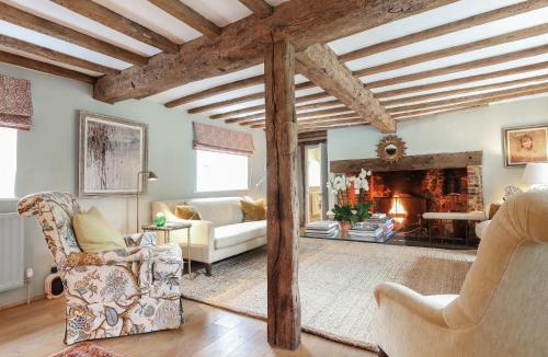 Lambourn House | Lynchets Cottage