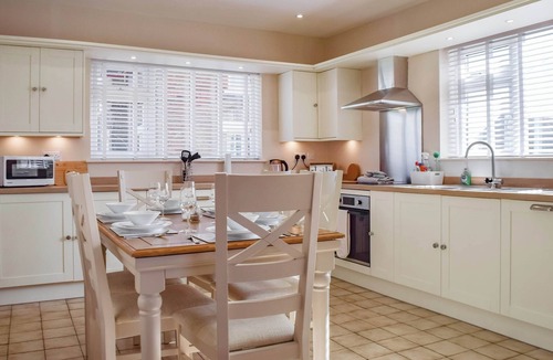 Sandbach Cottage | Lyncroft Holiday Bungalow