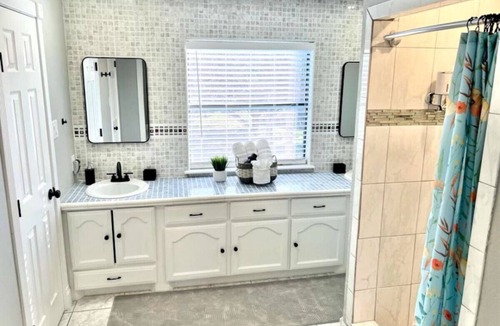McAllen House | Lynda's Magnificent Pool Home!