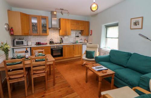 Hope Valley House | Lyndale Cottage