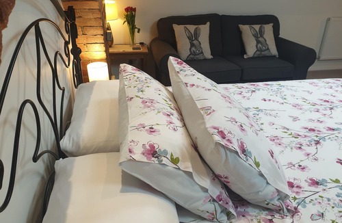 Penistone Bed & Breakfast | Lyndene