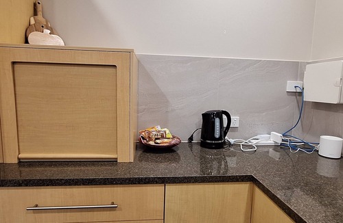 Altona Apartment | Lyndoch Retreat – 2BR with Pool, BBQ & Fire Pit