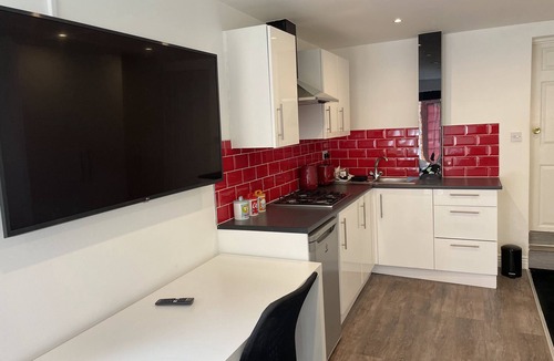 Ascot Hotel | Lyndricks House