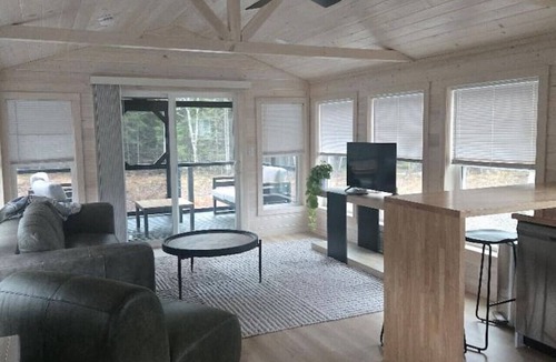 Pittsburg Cabin | Lynx Cabin