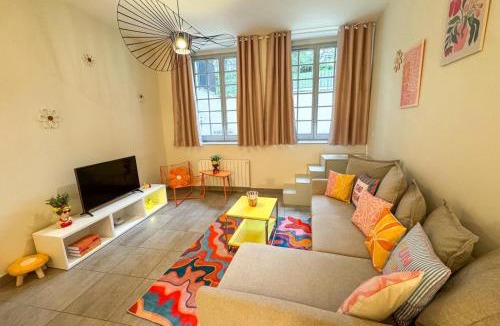 5th Arrondissement Apartment | Lyon funky flat piscine et parking