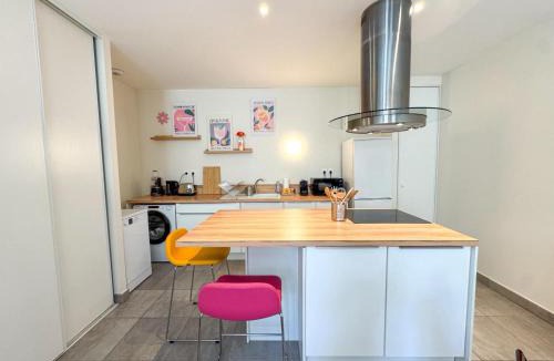 5th Arrondissement Apartment | Lyon funky flat piscine et parking