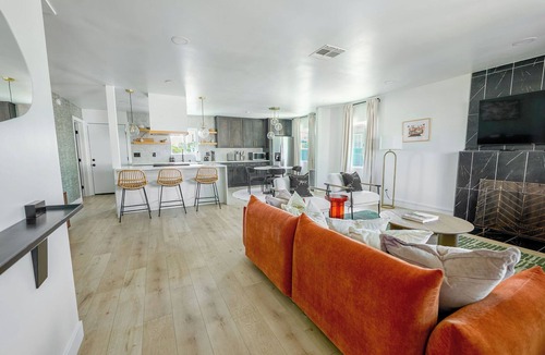 Ridgeview - Webster House | Lyon’s Den · Pool House, Sauna, Hot Tub · Sleeps 12