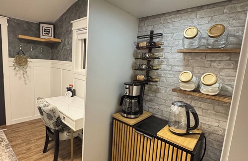Virden House | Lyons Manor Rest & Relax, Golf Hockey Curl & Shop Newly Renovated CharacterHome