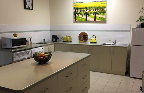 Upper Wakefield Apartment | Lyreen's apartment B&B