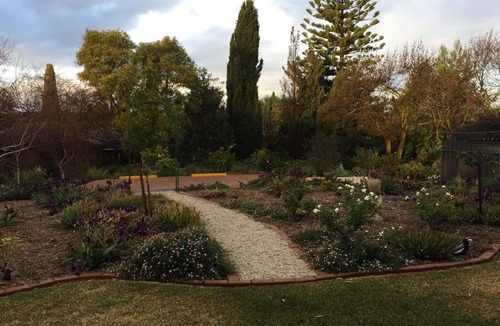 Upper Wakefield Apartment | Lyreen's apartment B&B