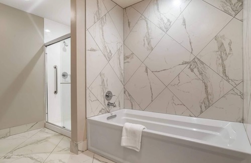 Cleveland Hotel | Lyric Hotel West End, Trademark Collection by Wyndham