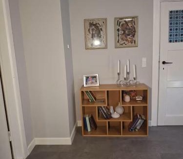 Rødovre Apartment | Lys og hyggelig underetagebolig nær København C med gratis parkering