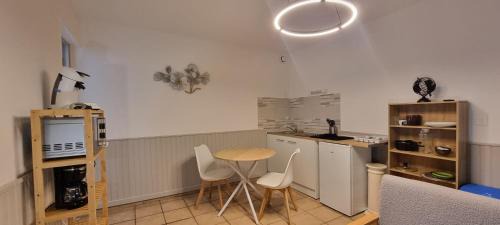 Charleville-Mezieres Apartment | Lys rdc centre-ville T2 rénové cocon cosy parking 34m2