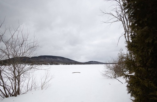 Coaticook Ski Chalet | Lyster Cabin #1 - Waterfront
