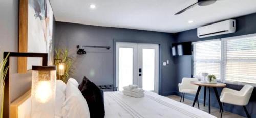 Parker Ridge Apartment | Lytle Palm Studio