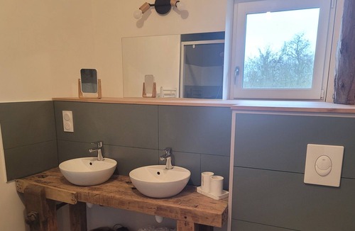Saint-Helen House | "lyvet" Gîte Cosy et de Caractère Avec SPA Extérieur Privatif