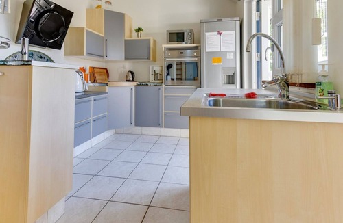 Hou House | "Lyydia" - 1km from the sea by Interhome