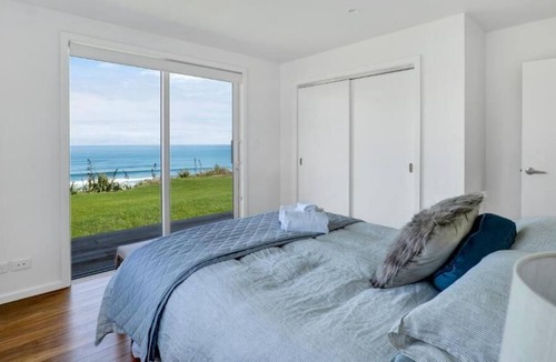 Mokau House | Mōkau Beach House