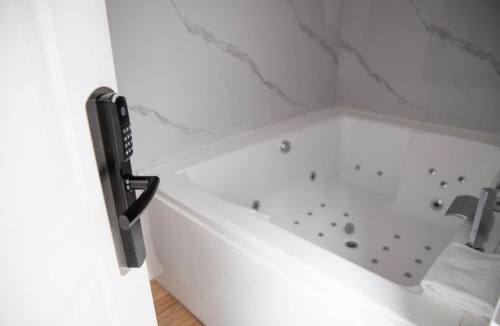 Onda House | M&A Hostal en Onda