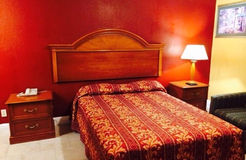 Mosswood Hotel | M B Motor Inn