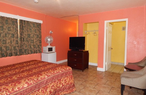 Mosswood Hotel | M B Motor Inn