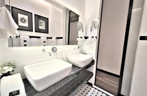 Kampung Kuala Pari Hotel | M Boutique Station 18