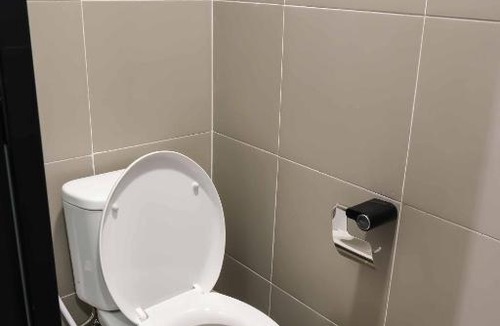 Binong Hotel | M Cabin Karawaci