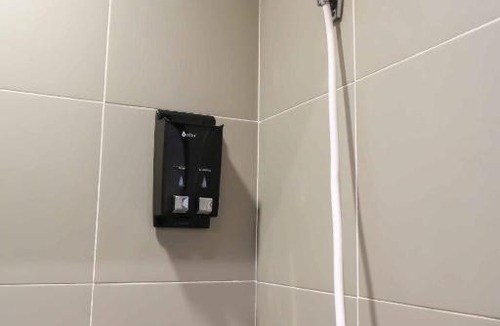 Binong Hotel | M Cabin Karawaci