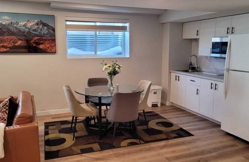 Winnipeg Apartment | M&U Guest Suite